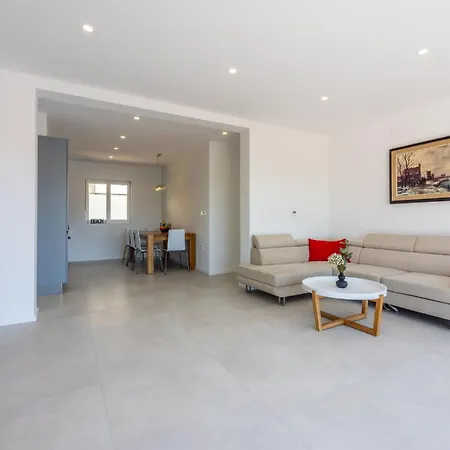 Vadaga Apartment *