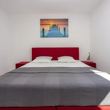 Apartment Vadaga *