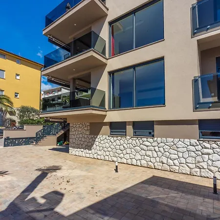 Vadaga Apartment *